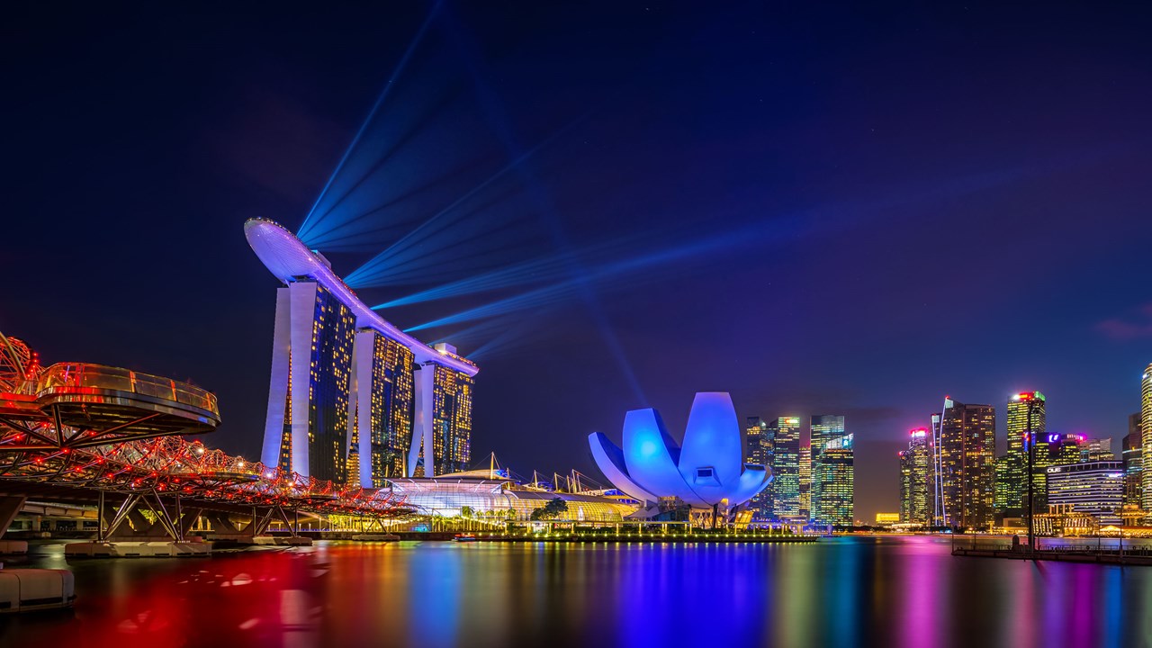 新加坡酒店楼顶的灯光
