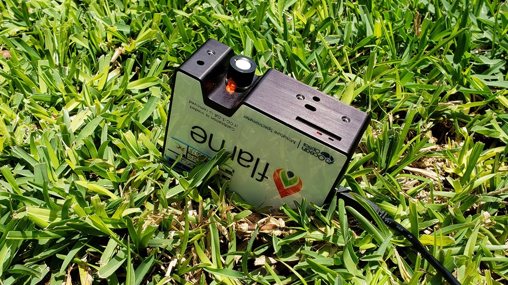 老式火焰光谱仪测量辐照度