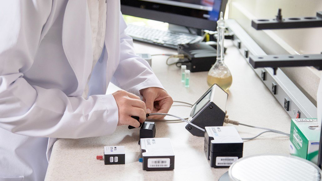 Ocean Insight Modular Spectrometers Lab Setup with scientist working