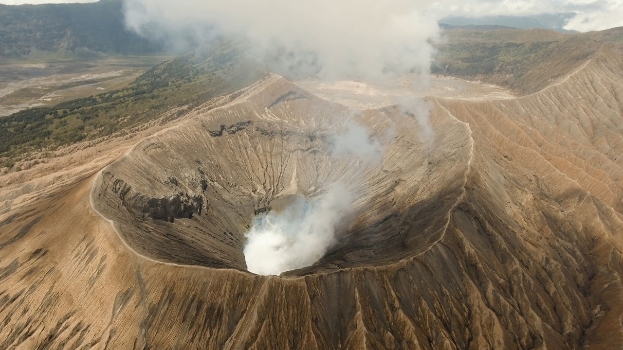 吸烟火山排放